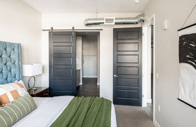 Bright & Breezy | RiNo Art Lofts - Foto 7