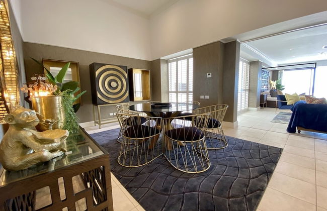 Clifton YOLO Spaces – Clifton Mansion Villa - Photo 15