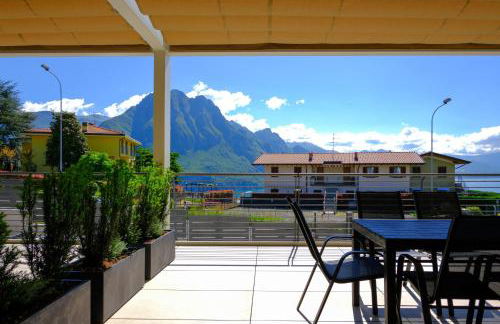 Costa Blu-Pool and Terrace with Lake View - Foto 1