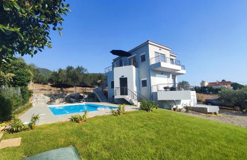 Evilenia Luxury Apartments - Photo 14