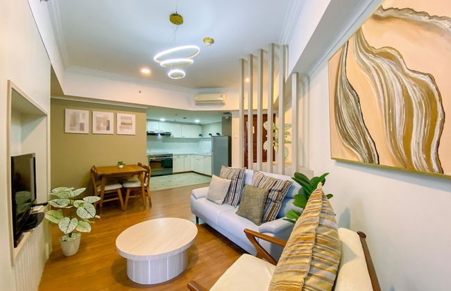 Cozy 2 Bedrooms Sudirman Tower Apartment by Travelio - Foto 1