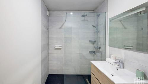 Le Lilas - 2 chambres - parking - Foto 5, towels, Shower