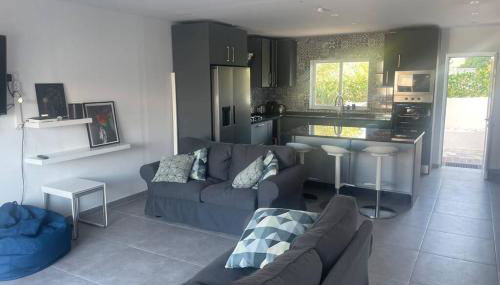 Spacious Villa. Large Rooftop. 4 Bedroom Sleeps 8 - Foto 5