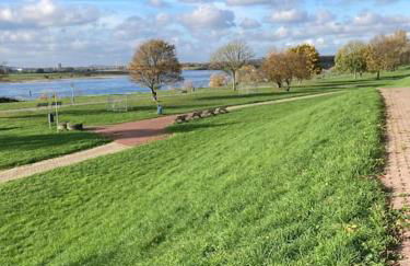 Apartment am Rhein ganze Wohnung NETFLIX Internet 1000 Mbits, free Parking - Foto 7