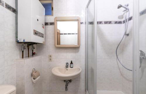 Helle Top gelegene Fewo im schönen Gau-Algesheim, Monteure willkommen, Parkplatz vor der Tür - Foto 24