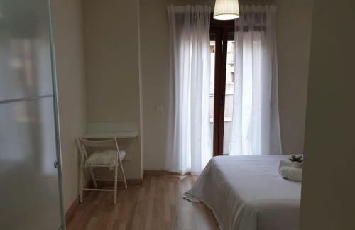 Apartamento Turistico Puente Romano P3 BAJO - B - Foto 4