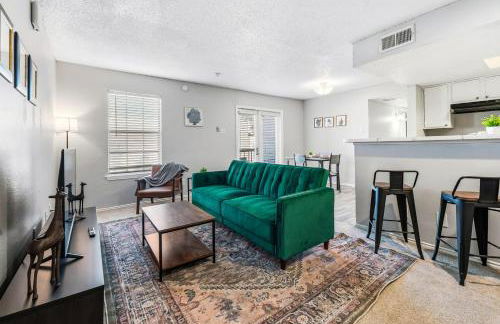 Trendy 2BR Apartment with Pool and Gym Access - Foto 2