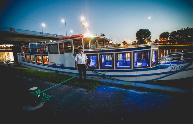 Passeio de barco ao anoitecer - Foto 7