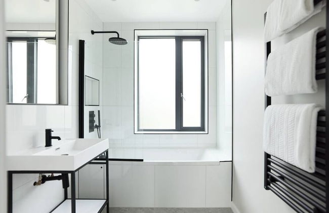 The Brondesbury Hideaway - Stylish 3bdr Flat With Balcony + Parking - Foto 26