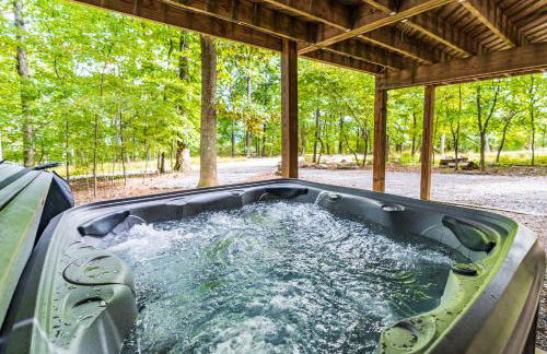 Modern w Fire Pit Deck, Grill & Hot Tub - Foto 7