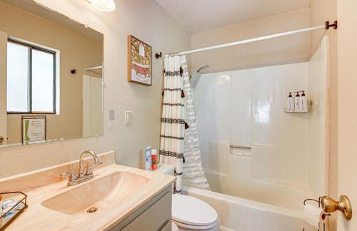 Hot Tub and Sauna Dewey Getaway with Community Perks - Foto 14