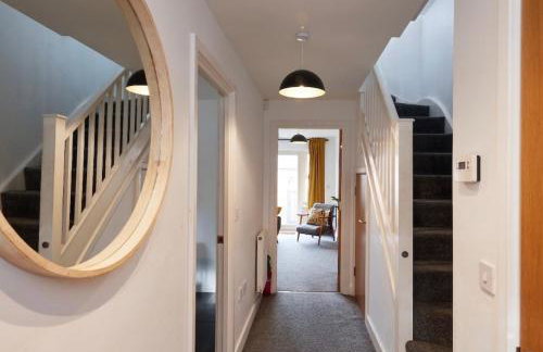 Spacious Home For Contractors,Families,Groups, Sleeps 10, Free Parking - Foto 11