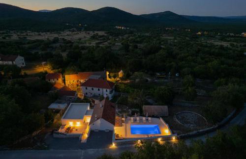 Unique Villa Pietra with heated private pool - Foto 47