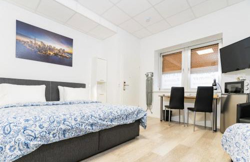 Private room #2 with King size & Single, ground floor, AC, 2min to RAB - Foto 17