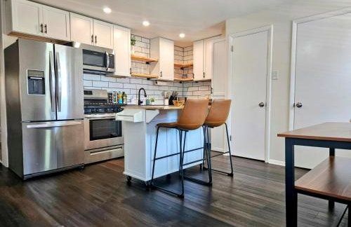 Rustic & Renovated 3 Bed - 8 Min Walk to Bridge St - Foto 2