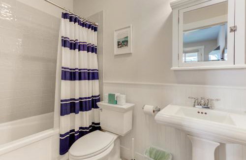 Being here Doing this by Seabrook Hospitality - Foto 21