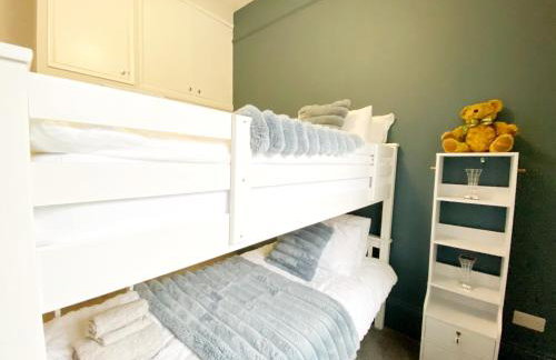 2B Redcliffe - NEW Spacious 2 Bed Family Apartment - Foto 20