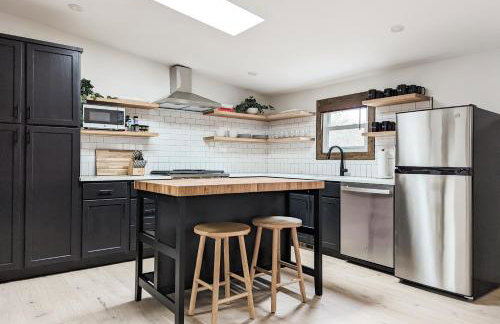 Pinewood Bungalow - Luxury Cabin, Kid-Friendly - Foto 6
