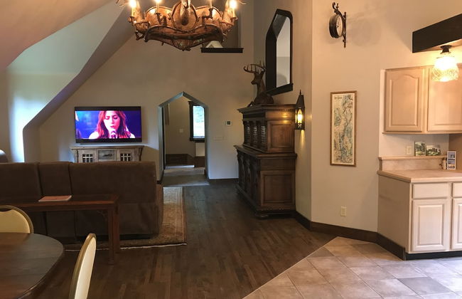 HIGHLANDS CASTLE overlooking Lake George.. plus 2 other Castles! - Foto 43