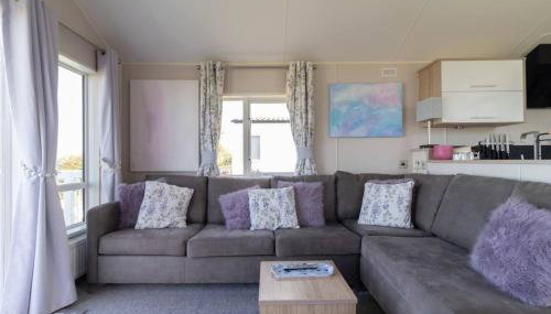 The Lodge - Dog-Friendly Sea View Lodge - Pool available for Long Stays - Foto 2