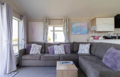 The Lodge - Dog-Friendly Sea View Lodge - Pool available for Long Stays - Foto 2