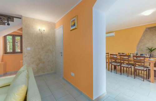 Villa in Skitaca with Pool and Sea Views - Photo 10