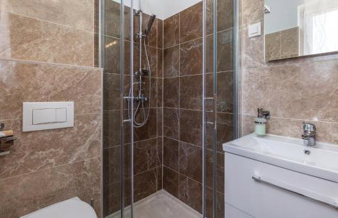 4 Bedroom Gorgeous Home In Pican - Photo 48