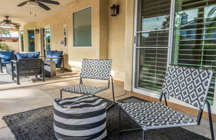 New Listing! Stylish 4 Bdrm W/pool and Game Room - Foto 72