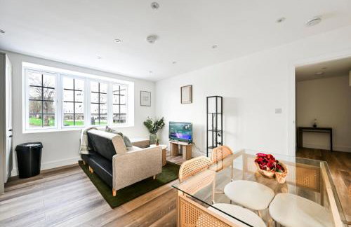 Historic 2-Bed Hideaway Near Hampton Court Palace - Foto 13