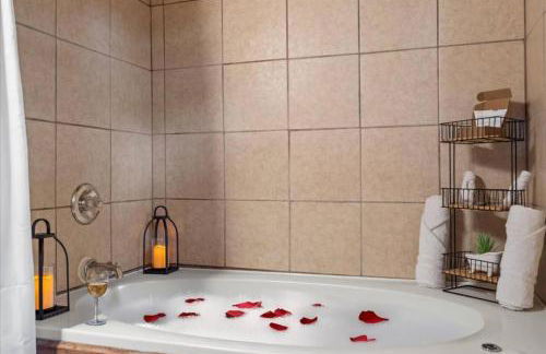 Hot Tub & WiFi - Romantic Hideaway - Foto 20