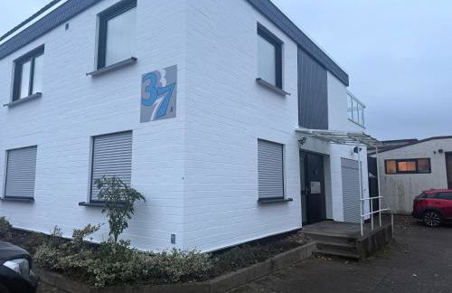 100qm-3 Room-Free Privat Parking-WIFI-SN Apartment - Foto 19