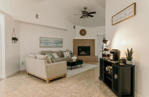 Stunning Home with Pool, Game Room and Firepit - Photo 10