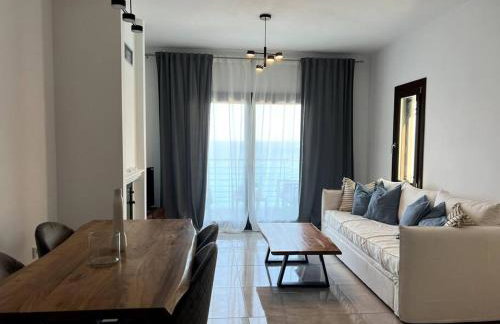 The Yacht House - Photo 5