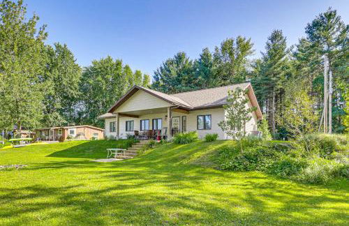 Lake Champlain Retreat with Grill, Fire Pit! - Foto 1