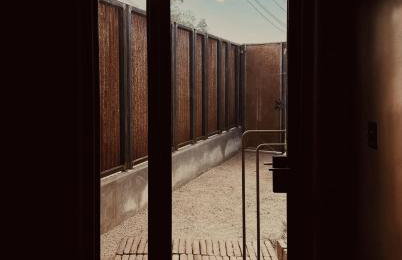 Curated Barrio Stay with Salt-Spun Magic Debut Mid March - Foto 13