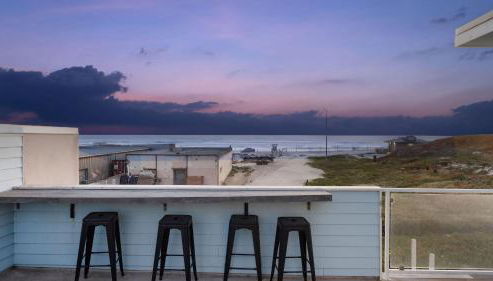 Oceanfront 2BR Rooftop Deck Beach Access Strand Way B - Photo 2, Other