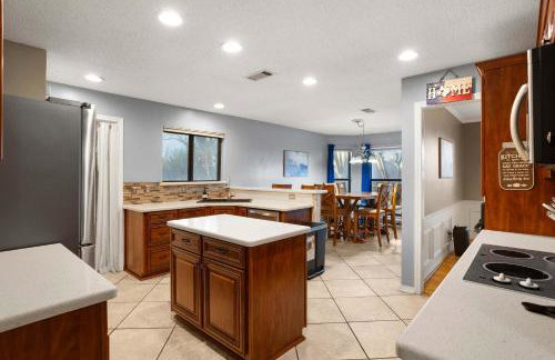 Best of Desoto - 5BR 3BA w Pool Patio BBQ Games - Foto 11