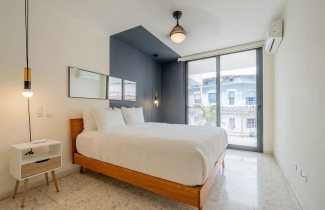 w Classy 1BR in Casco Antiguo - Photo 3