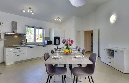 Villa mit Pool und klimatisierten Schlafzimmern - Foto 8