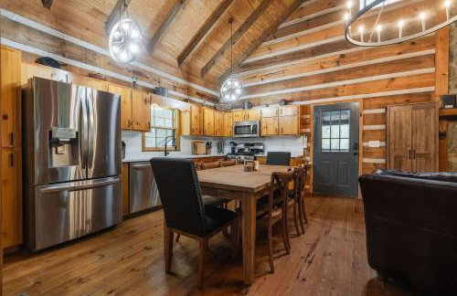 Modern Cabin with Luxury Gym, Firepit + Game Room! - Foto 11