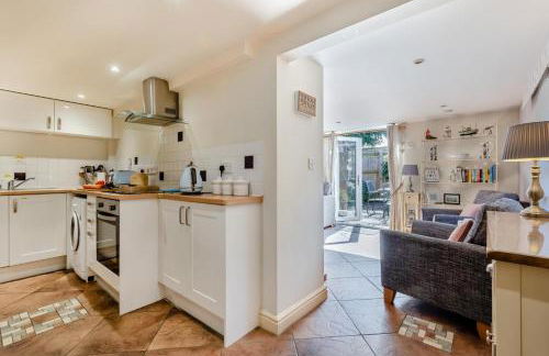 2 Bed in Weybourne oc-1789 - Photo 6