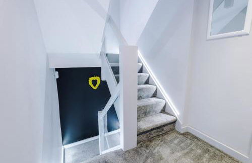 Incredible Home With Games Room, Sleeps 8, Parking Included, Perfect For Groups, Families, Contractors, Professionals - Photo 65