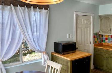 2 bed with Washer and Dryer, pets ok, 5 min to Farmers Market - Foto 2