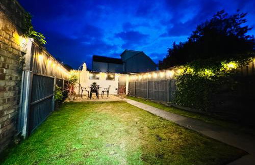 Designer 2 Bed Luxury Apartament with Private Garden in London - Foto 24