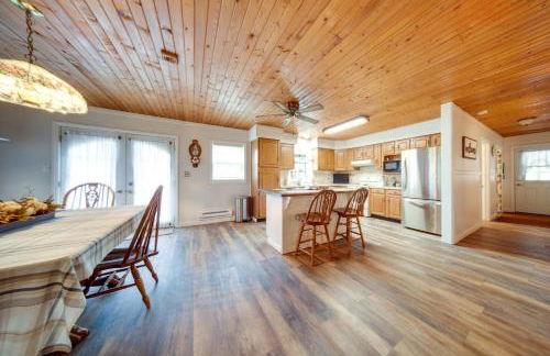 North Jackson Vacation Rental with Wraparound Deck! - Foto 9