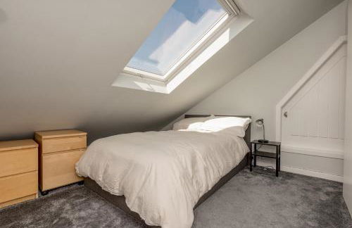 2BD Loft Style Apt - Edinburgh - Free Parking - Pass the Keys - Foto 28