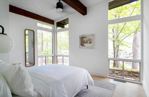 Private Cabin by River with Fireplace - Foto 21