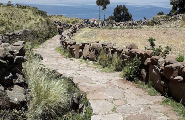 Escursione alle isole di Uros + Trekking a Taquile - Foto 2