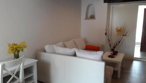 Apartment Nena- apartman sa posebnim ulazom u prizemlju, terasom i zelenom okućnicom - Foto 4