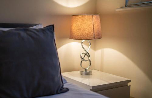 One Bedroom Flat in Bush Hill Park - Photo 18